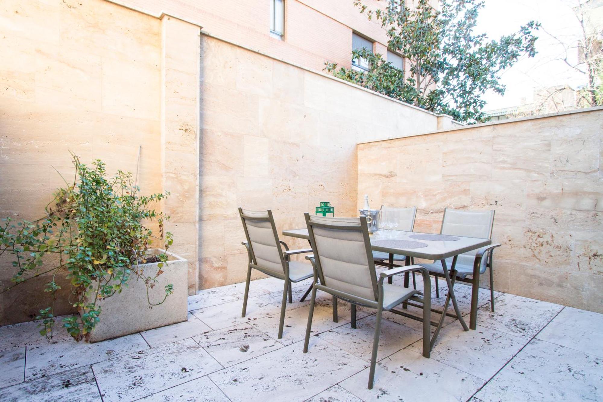 Apartamentos Villablino Arturo Soria Madrid Eksteriør billede