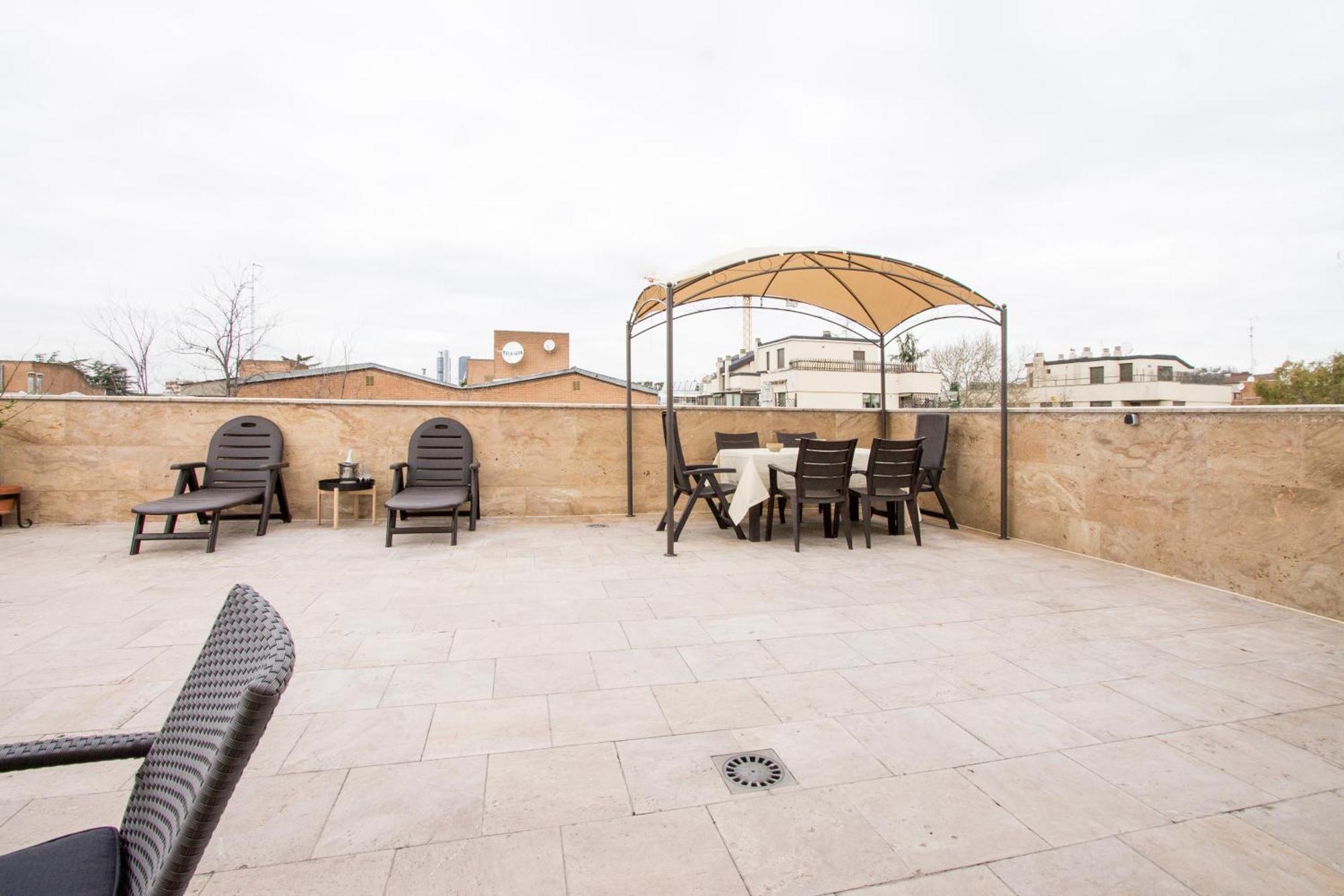 Apartamentos Villablino Arturo Soria Madrid Eksteriør billede